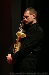 Maciej Sikala (soprano-, tenor saxophone)